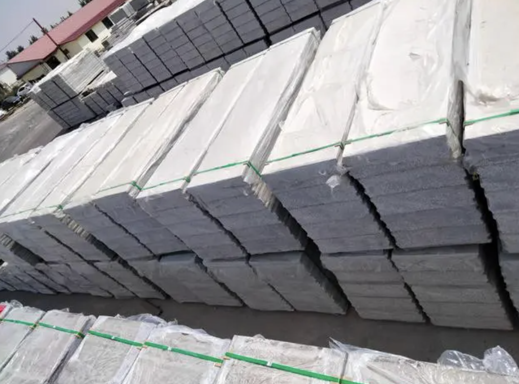 輕質(zhì)隔墻板由什么材料組成